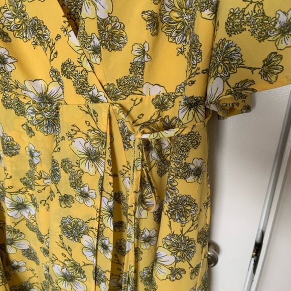 Torrid Yellow Floral Georgette Wrap Dress - Picture 8 of 10